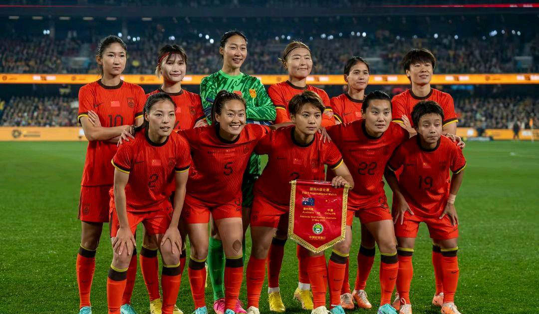 亚洲女足锦标赛中，中国队员取得精彩进球