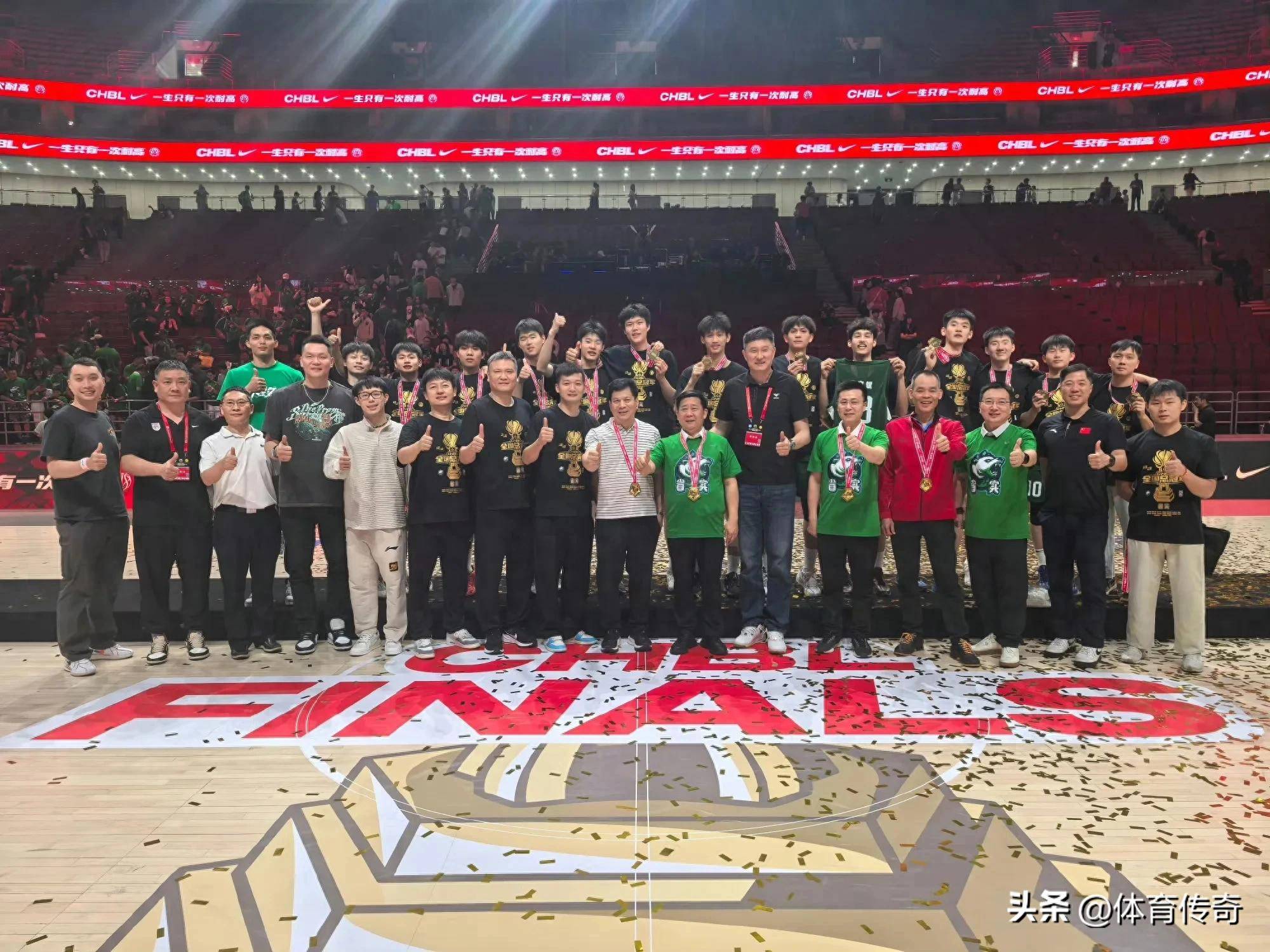 广东宏远鏖战取胜，球员士气如虹备战的简单介绍